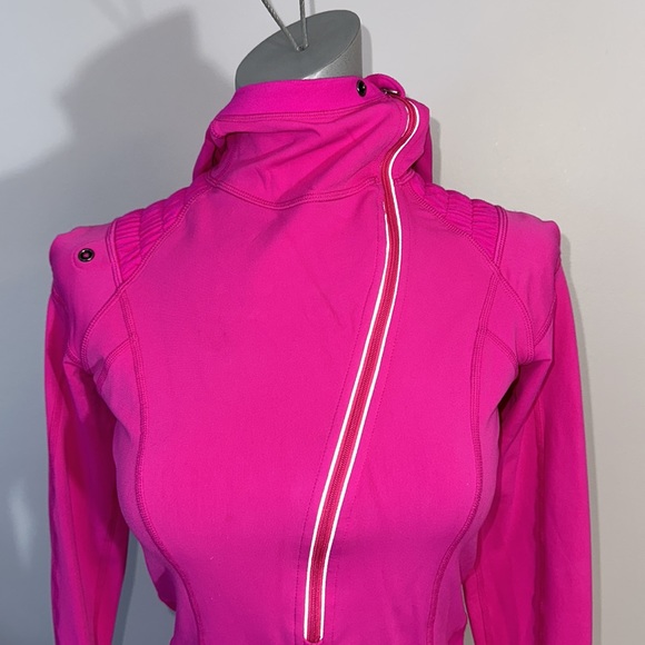 Lululemon Run: For It Pullover - Picture 2 of 15